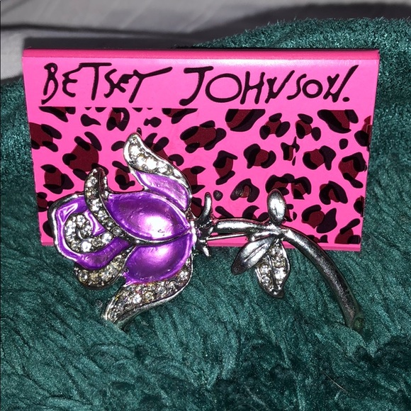 Betsey Johnson Jewelry - Betsey Johnson Purple Rose Pin🤑